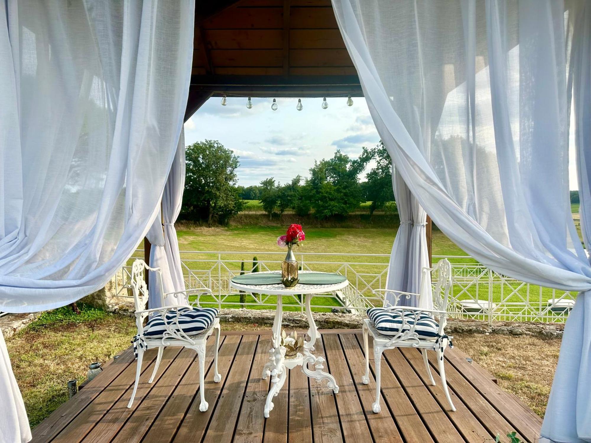 Chateau De Lafont Suites Saint-Vivien  エクステリア 写真