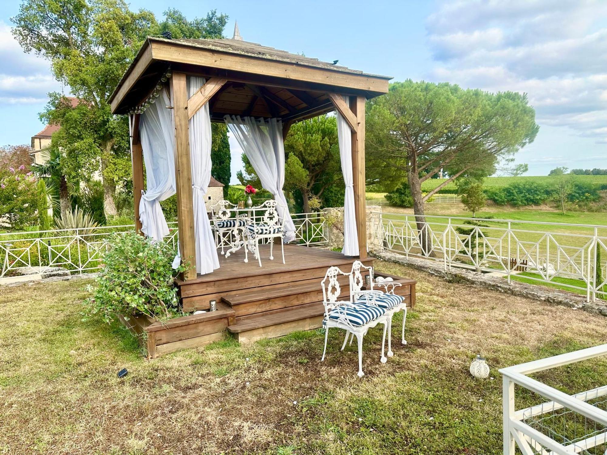 Chateau De Lafont Suites Saint-Vivien  エクステリア 写真